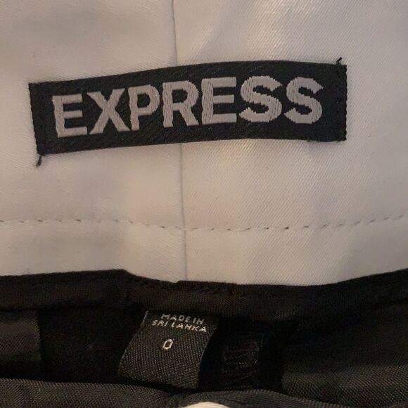 𝅺express black shorts two front pockets two back pockets 4 1/2 inch inseam NWT - Picture 5 of 8